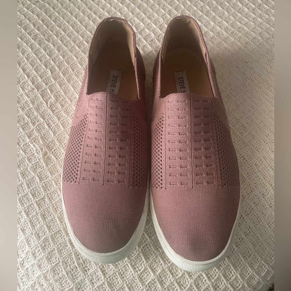 Steve Madden Freeda  Mauve  Slip-On Sneakers 8.5 Women’s